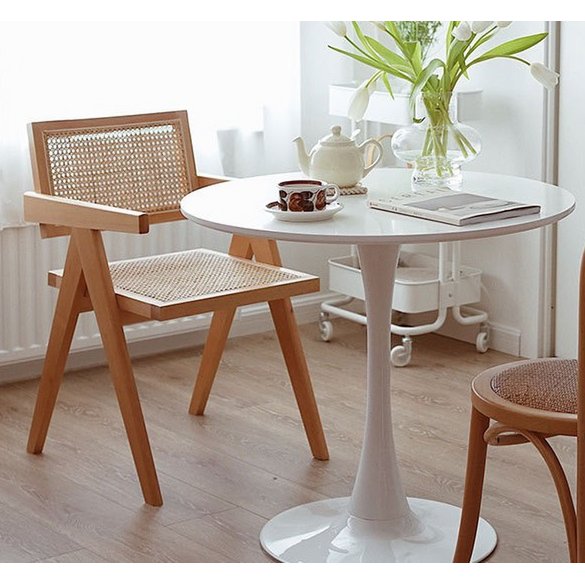 Beliebter Chandigarh -Stuhl - Stil Pierre Jeanneret - Holz und Rattan - hohe Qualität - klar oder Walnuss - Yucca Deko