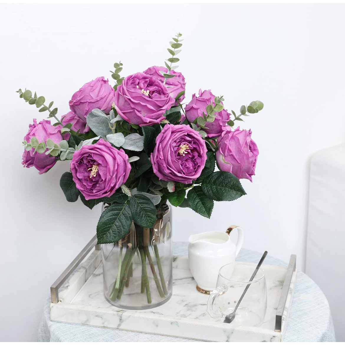 Ein weiteres Highlight sind die handgefertigten Austin-Roos mit 72 cm hohen Lichtpaaren - Yucca Deko