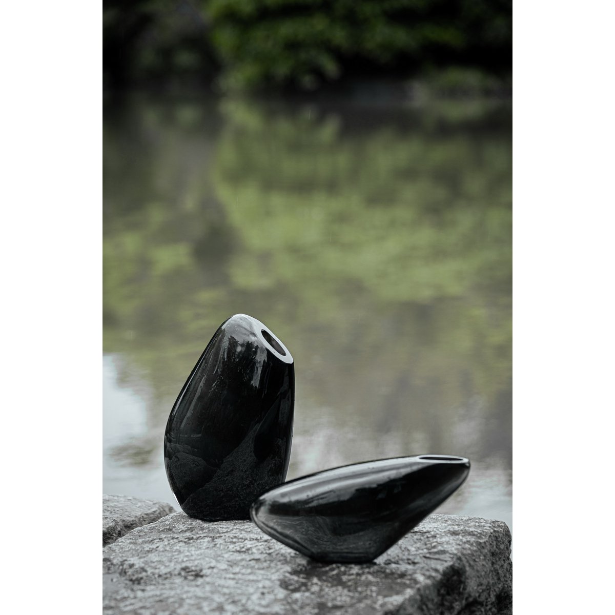 Hohe moderne Vase mit sehr innovativem, schlichtem Design, KOOKY30GR - Yucca Deko