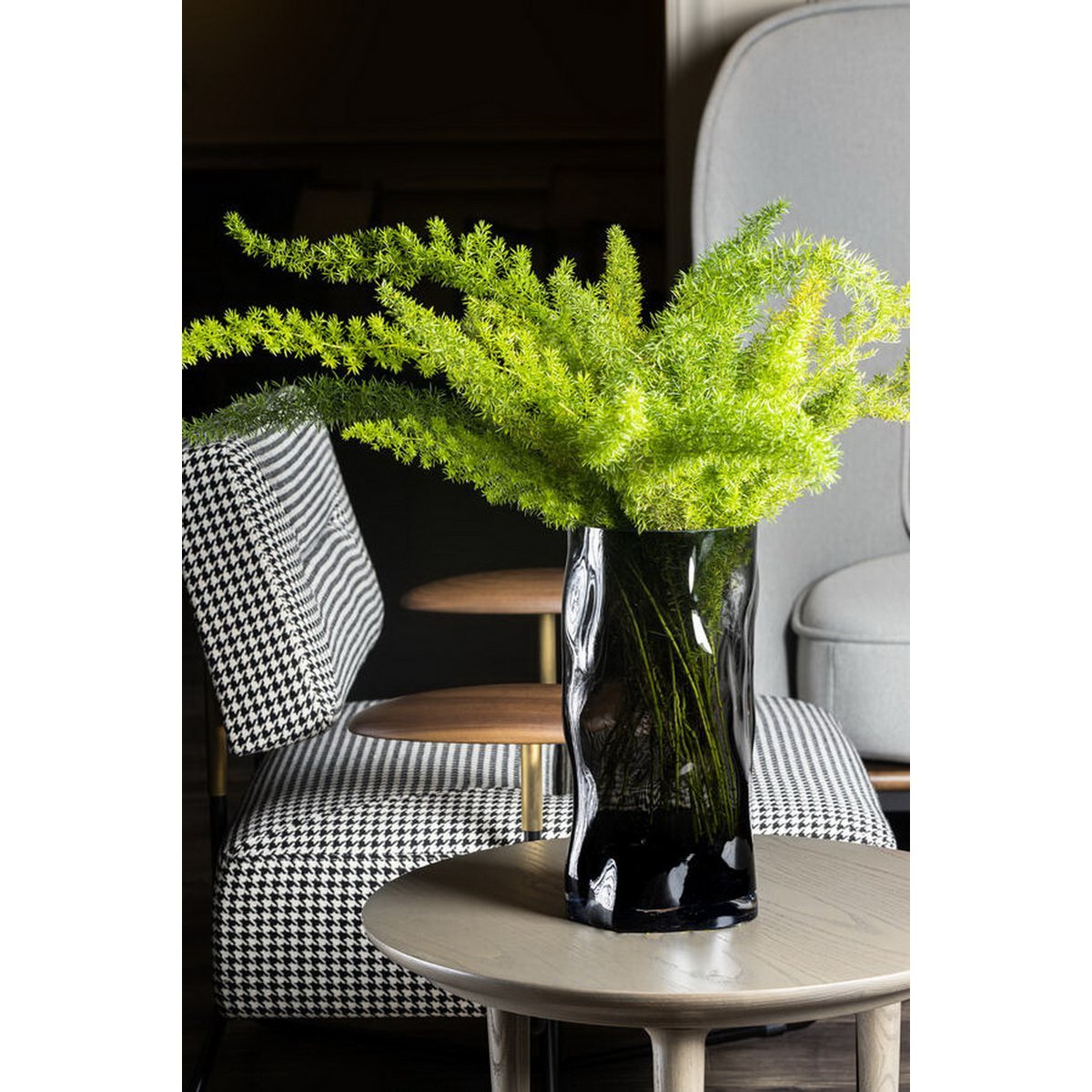 Hohe zylindrische Vase aus 9 mm dickem Glas, unregelmäßige Form, wie schwarzes Holz. ABU40GR - Yucca Deko