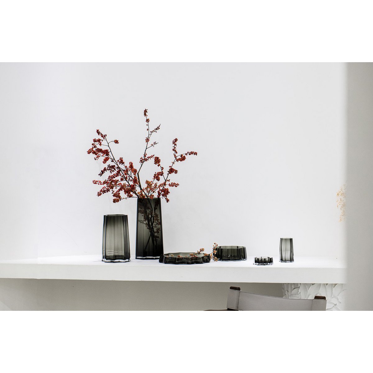 Modern-klassische, luxuriöse hohe Vase, stilvolles belgisches Design, LENOX 40 Grau - Yucca Deko