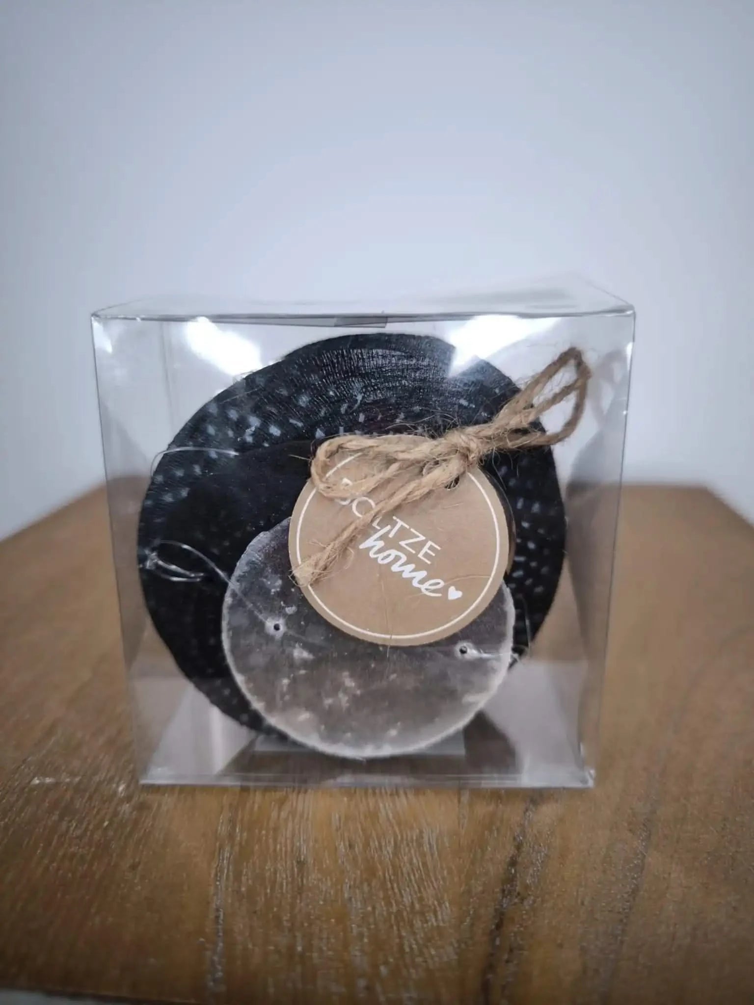 Muschelgirlande Boltze Capiz 180cm Schwarz Kleine Weiße Punkte - Yucca Deko