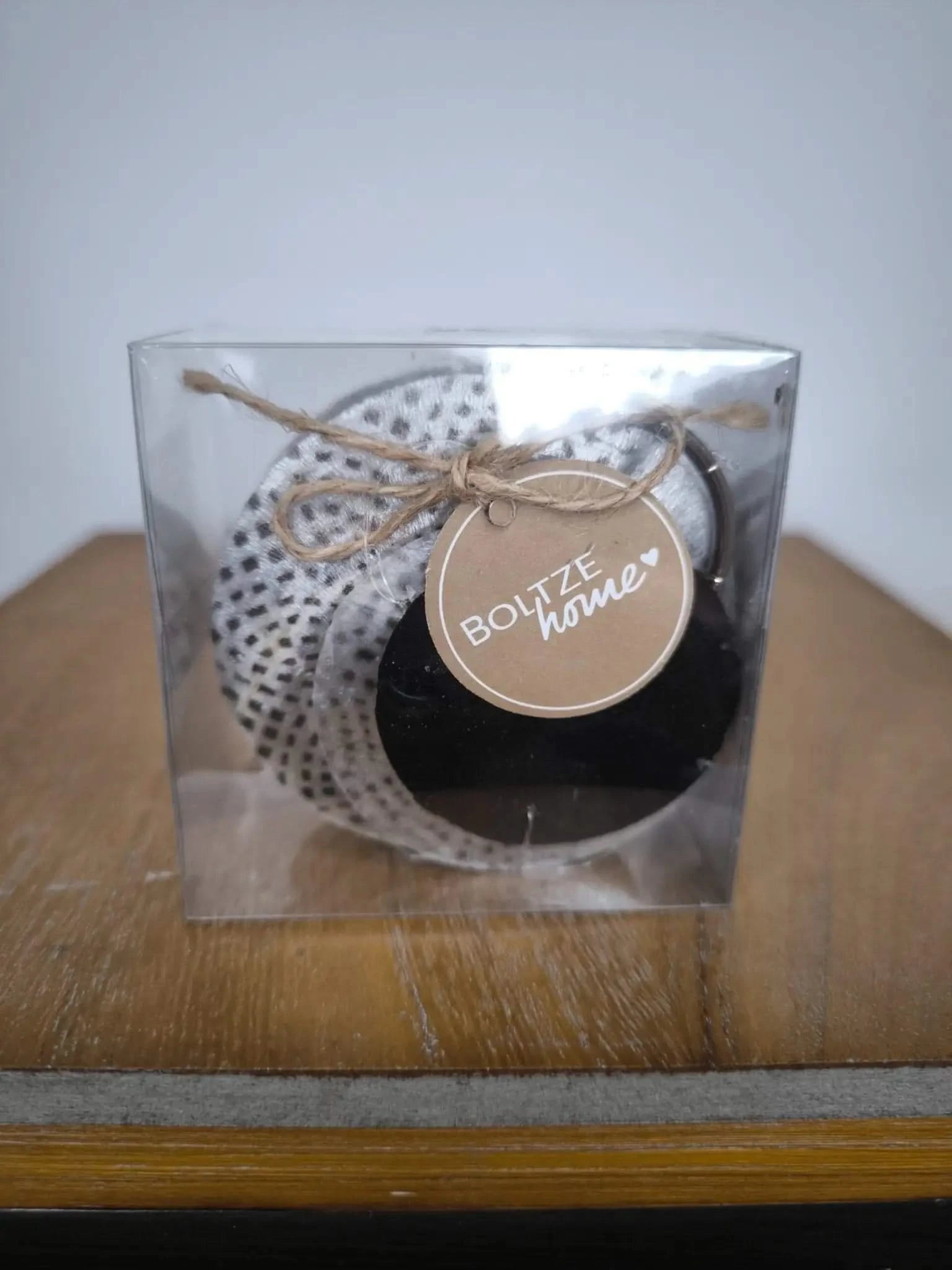 Muschelgirlande Boltze Capiz 180cm Weiß Schwarze Punkte - Yucca Deko