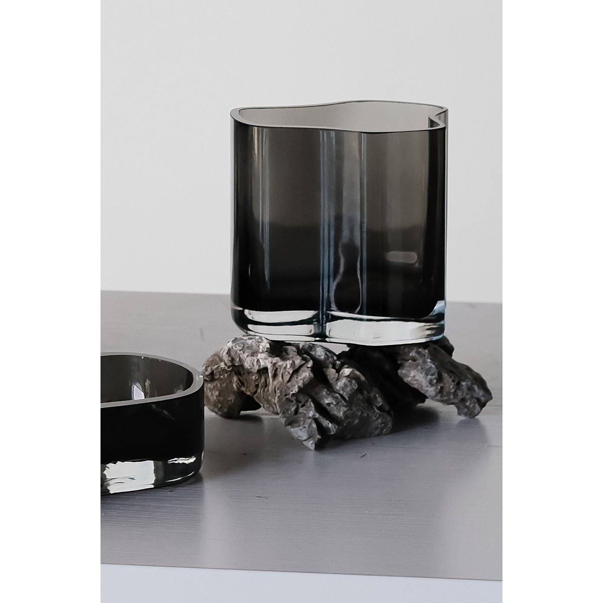 Neue moderne Designvase, inspiriert von CORAL und Aalto, COR13 grau - Yucca Deko