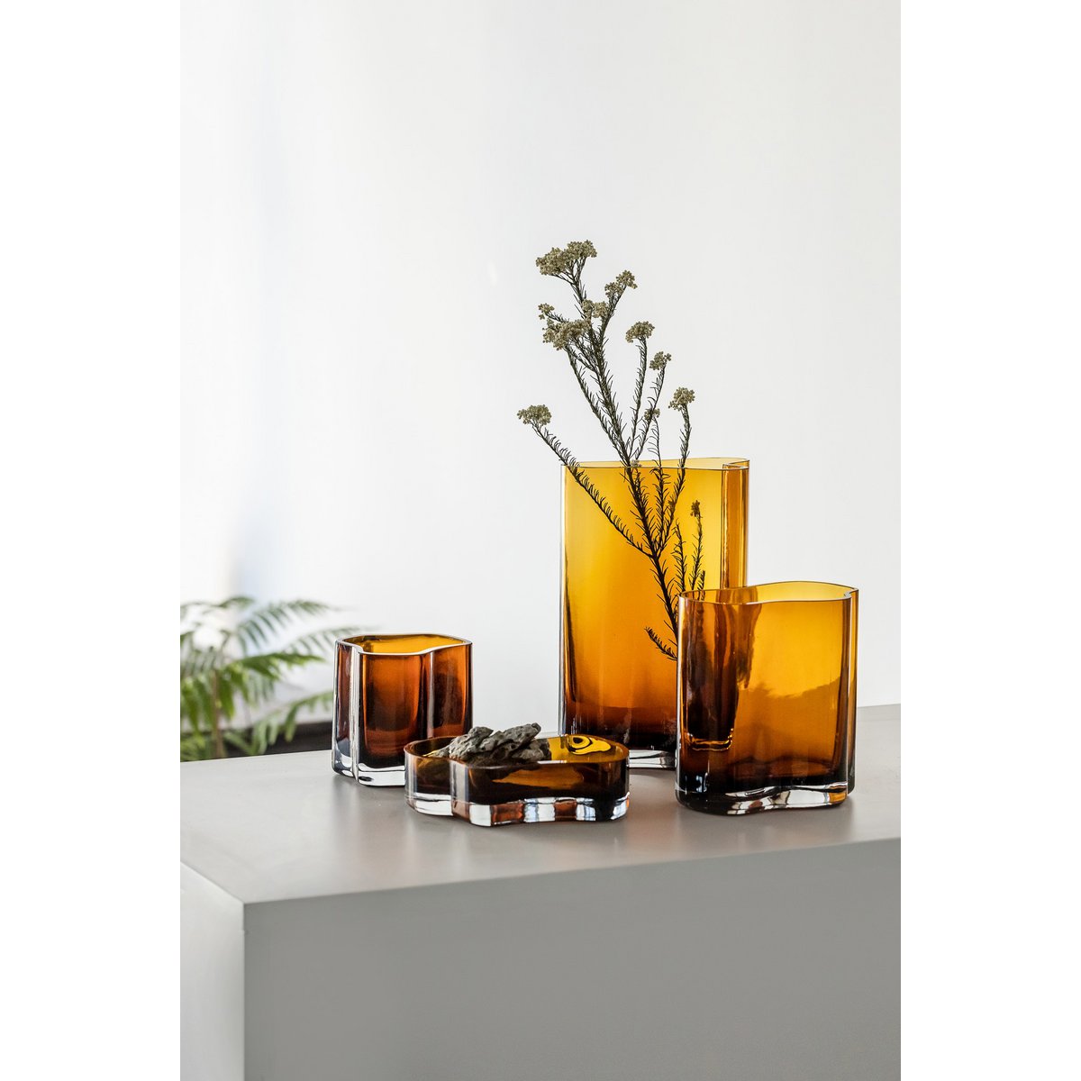 Neue Schüssel und Teller im modernen Design, inspiriert von CORAL und Aalto, COR06AM - Yucca Deko