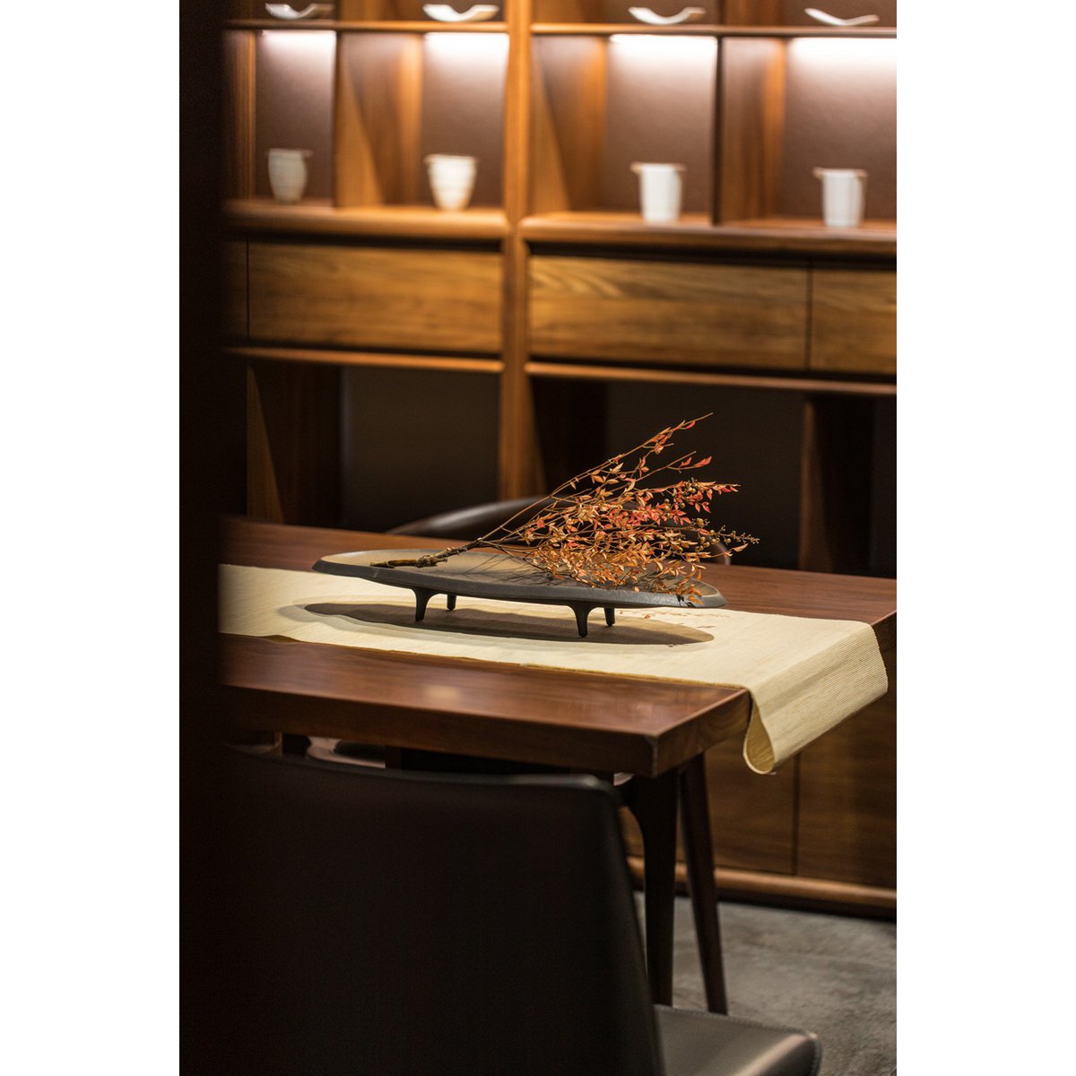 NeuModerner High-End-Langteller aus Keramik East+West, OTA50 - Yucca Deko