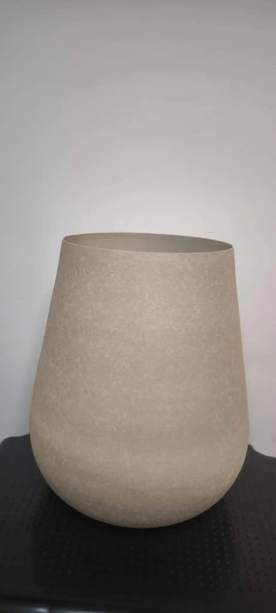 Vase Aluminium Present Time Beige 25x24cm - Yucca Deko