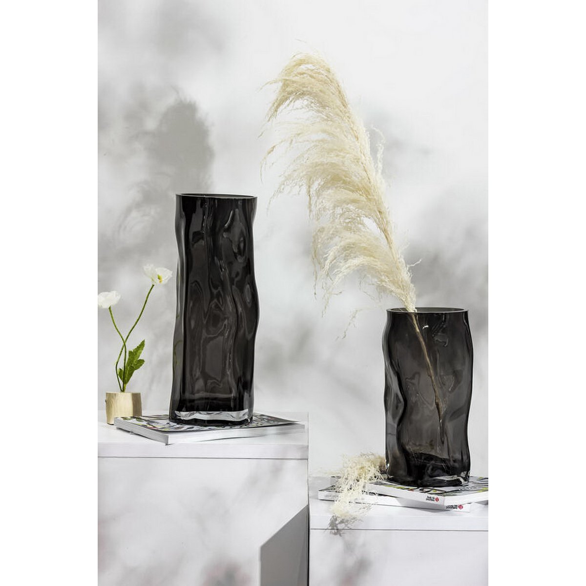 Zylindrische Glasvase mit unregelmäßiger Form, wie schwarzes Holz. ABU30GR - Yucca Deko