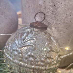 Weihnachtskugel – Glasdeko in Antikgold (Ø 10 cm)