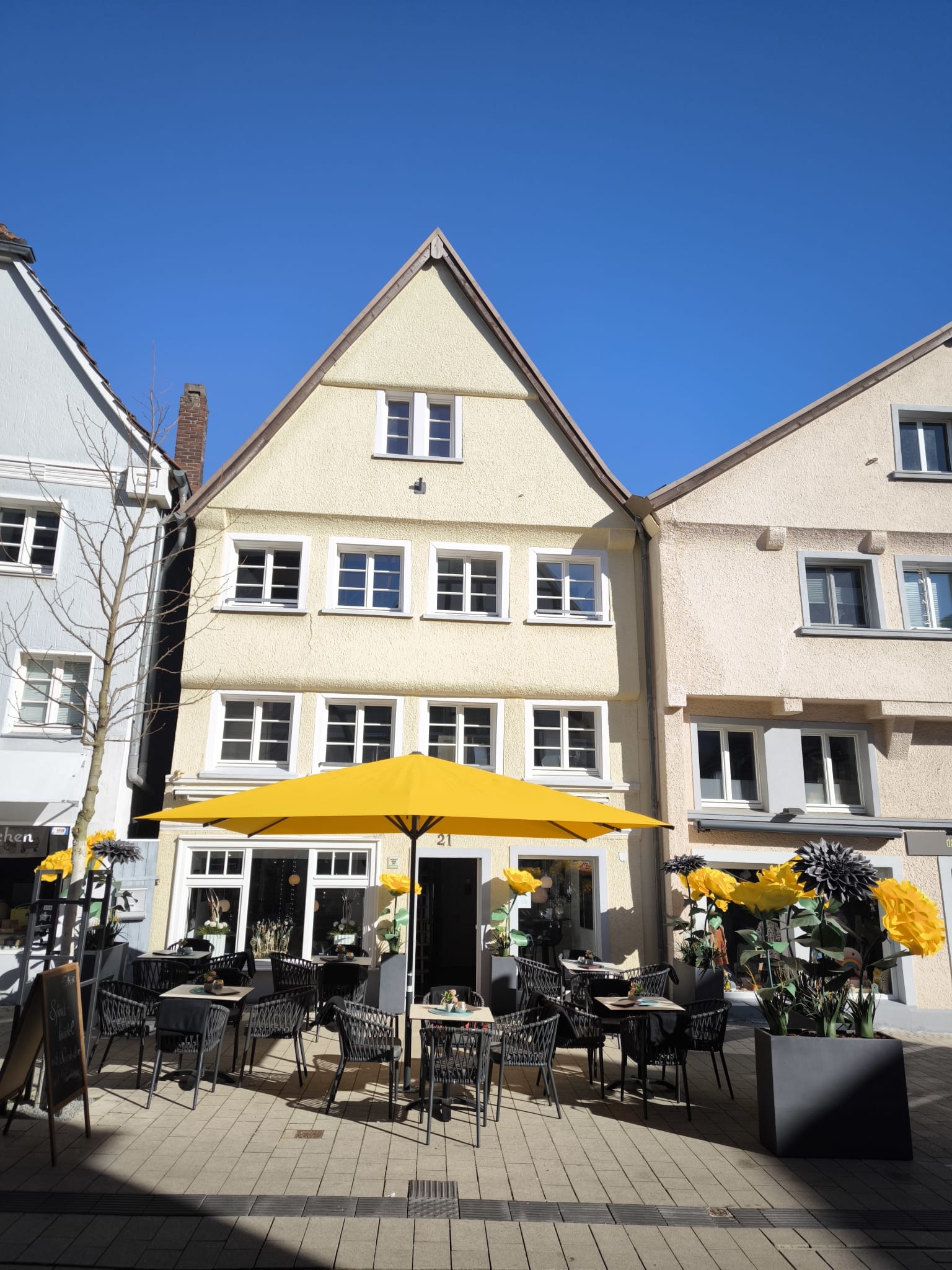 WhatsApp Image 2025-10-15 at 22.12.52 (2)